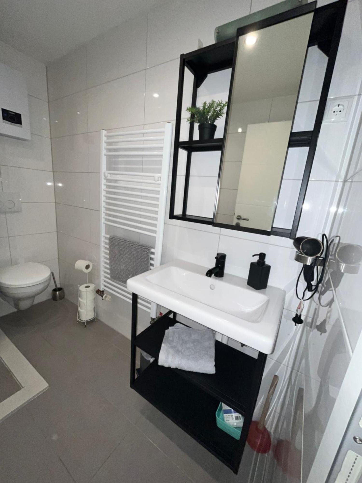 Apartment Central 10C 40Qm Wi-Fi Free Parking Calm Back House Dortmund Eksteriør bilde